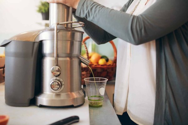Quels critères considérer pour choisir le meilleur extracteur de jus ?