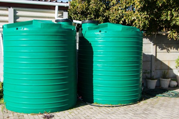 Cuve 2000 litres pas cher : économisez l'eau efficacement !